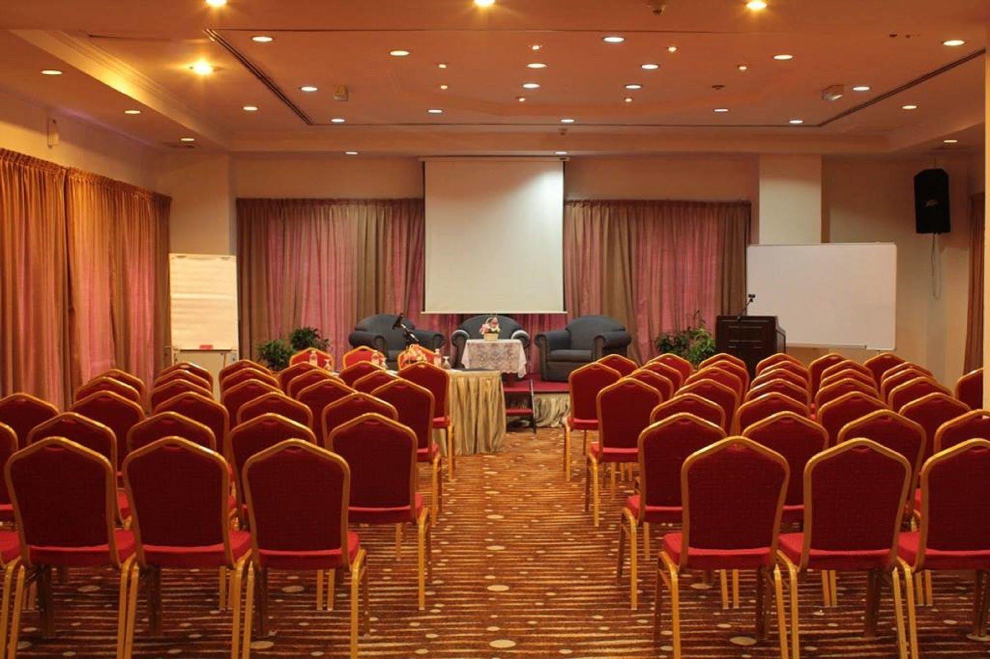 Promenade Service Apartment Kota Kinabalu Dış mekan fotoğraf